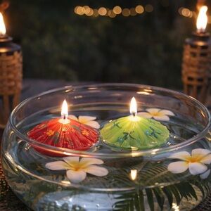 Set of 2 Pottery Barn Floating Umbrella Candles Red &‎ Green